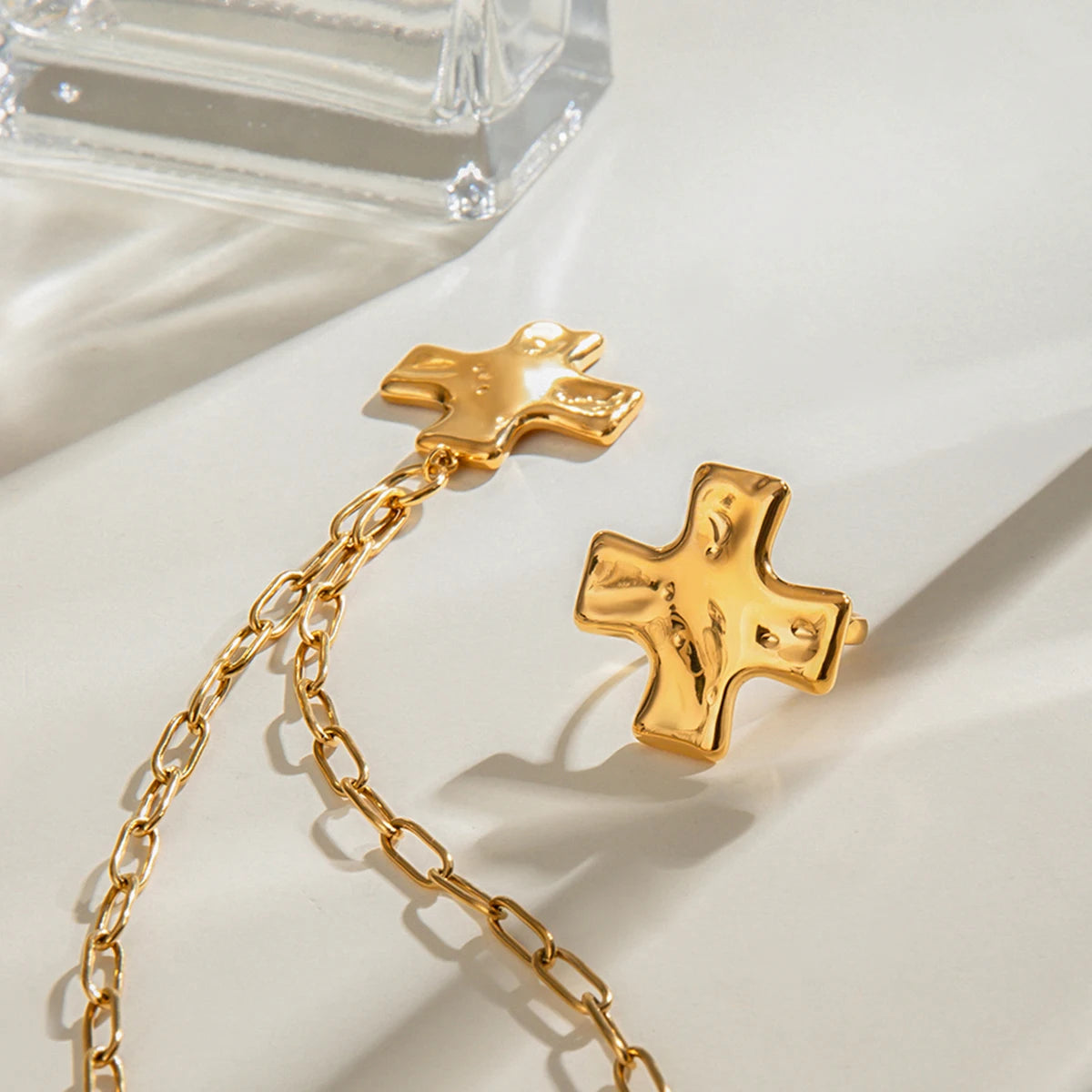 Hammered Cross Jewelry Set – 18K Gold Plated Stainless Steel