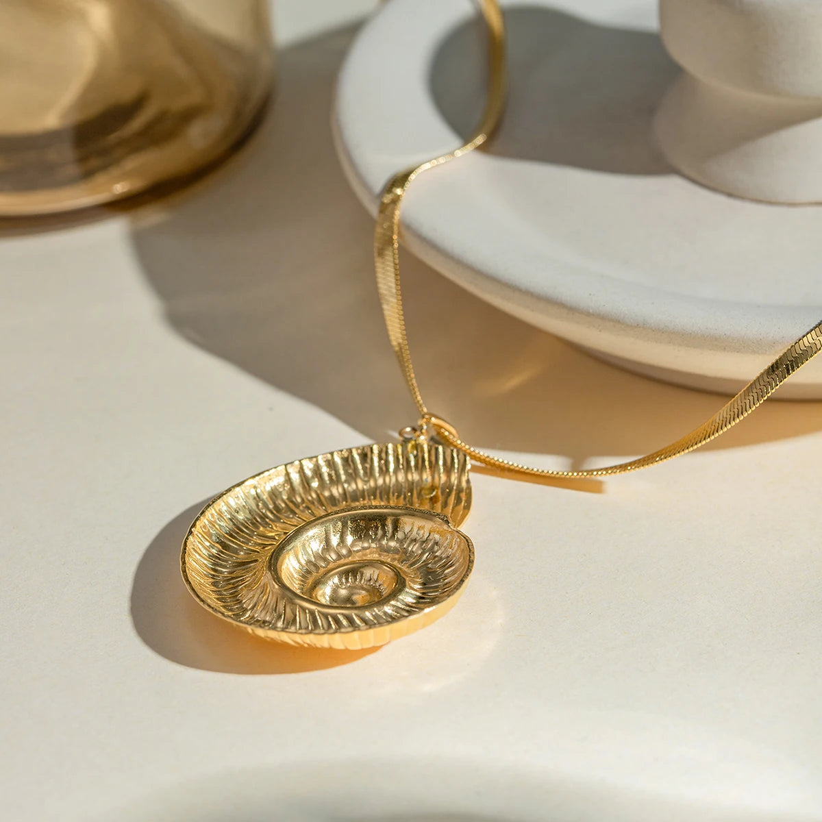 Smooth 18K Geometric Flat Snake Chain Conch Pendant Necklace Women Stainless Steel Metal Texture Waterproof Bijoux Femme