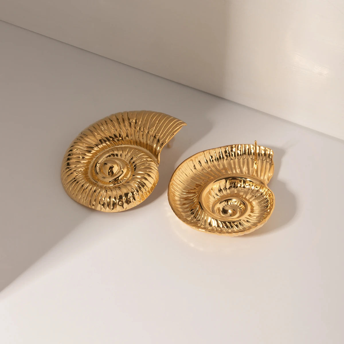 Chunky Conch Stud Earrings – 18K Gold Plated Stainless Steel