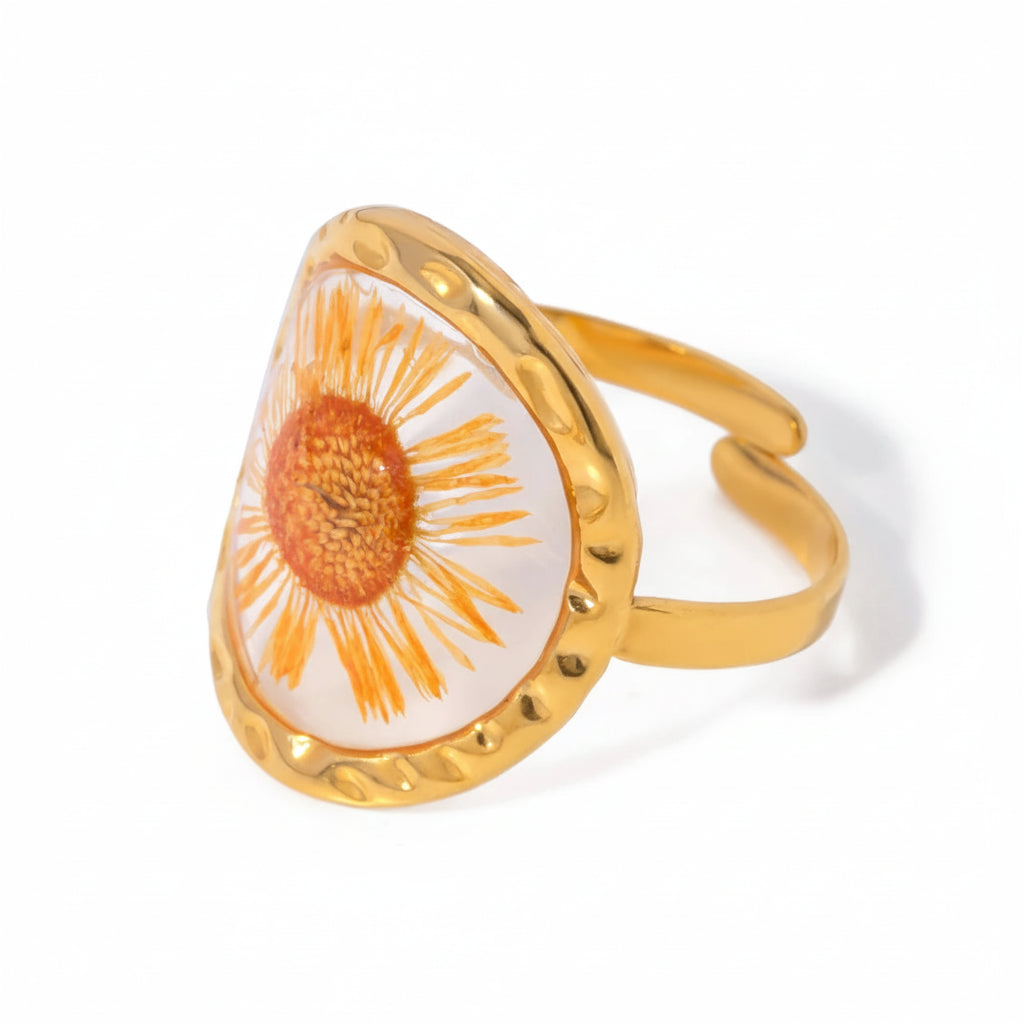 Eternity Flower Ring – 18K Gold Plated Stainless Steel