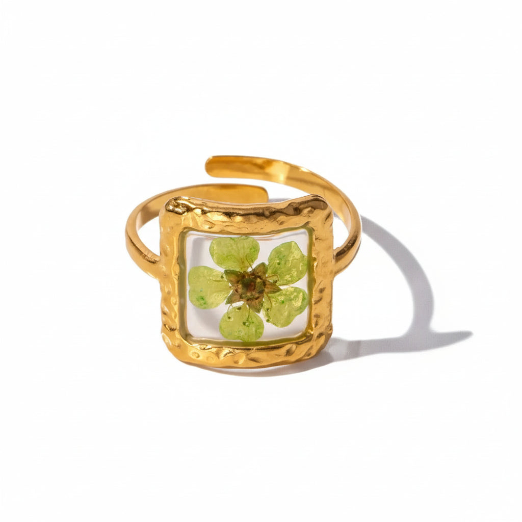 Eternity Flower Ring – 18K Gold Plated Stainless Steel